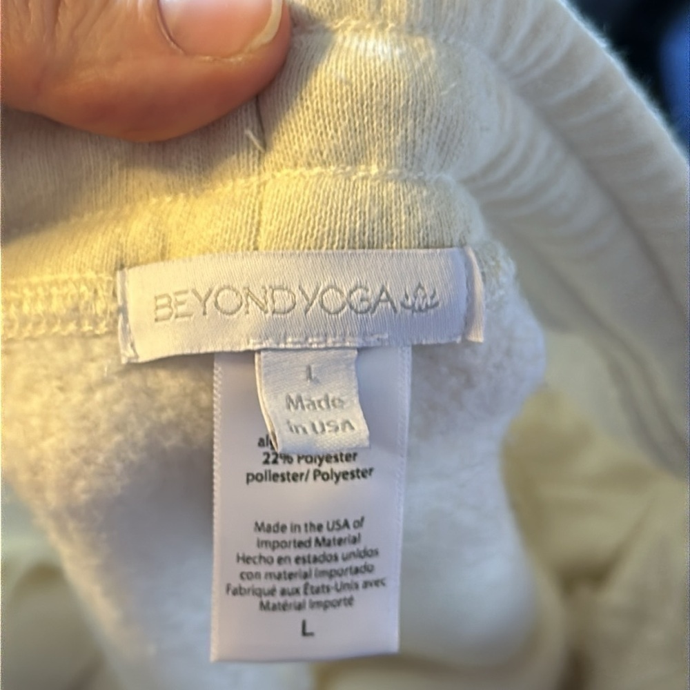 Beyond Yoga Jogger Sweatpants Size L - Picture 4 of 4